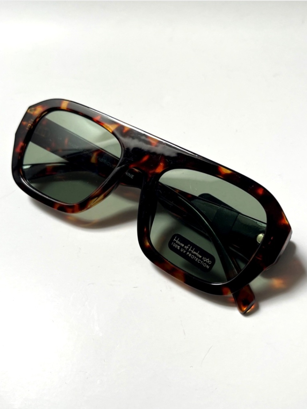 House of Harlow 1960 Tortoiseshell Sunglasses with Green Lenses - Picture 6 of 6